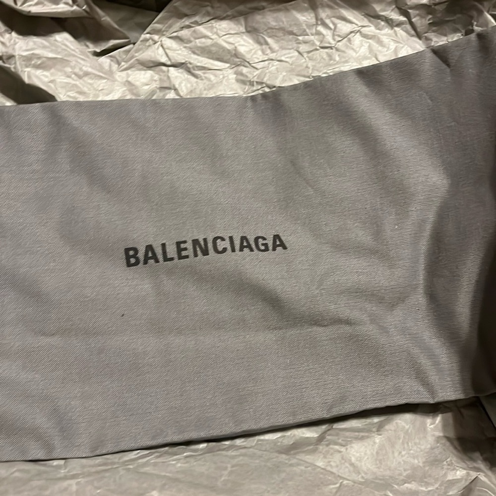 New $790 Balenciaga Women's Soccer Sneakers size 35 - Picture 9 of 12